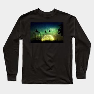 birds are free Long Sleeve T-Shirt